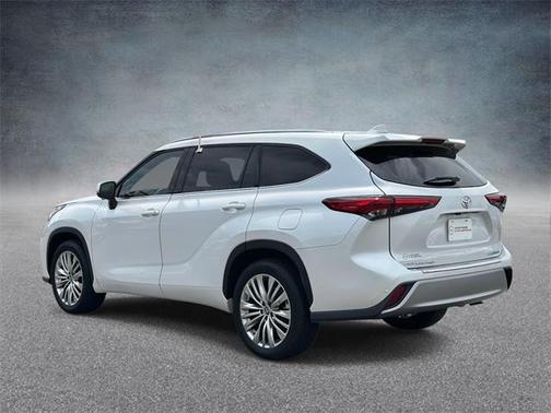 2023 Toyota Highlander Platinum