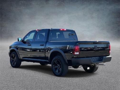 2024 RAM 1500 Classic Warlock Crew Cab 4x4 5'7' Box