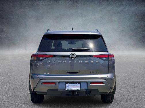 Gun Met 2026 Nissan Pathfinder SL