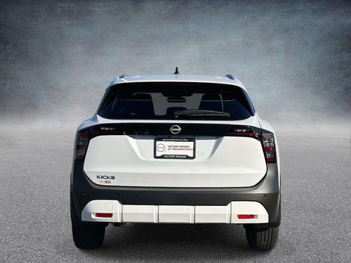 Fresh Powder 2026 Nissan Kicks SV