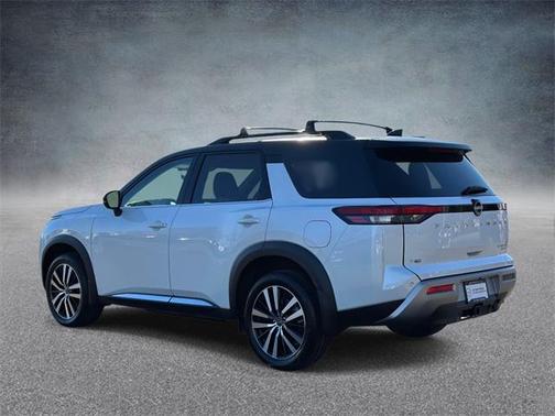 2025 Nissan Pathfinder Platinum 4WD
