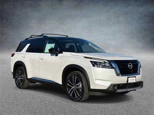2025 Nissan Pathfinder Platinum 4WD
