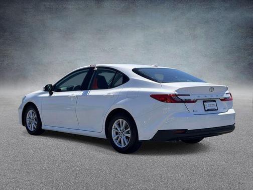 Ice 2026 Toyota Camry LE