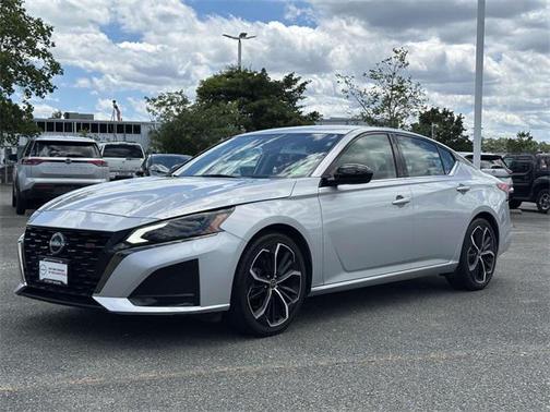 2024 Nissan Altima SR FWD