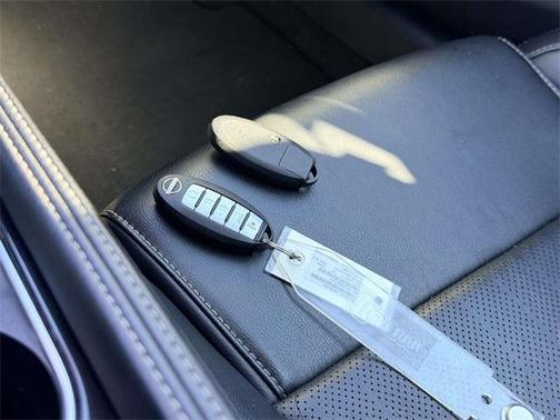 2023 Nissan Maxima SL