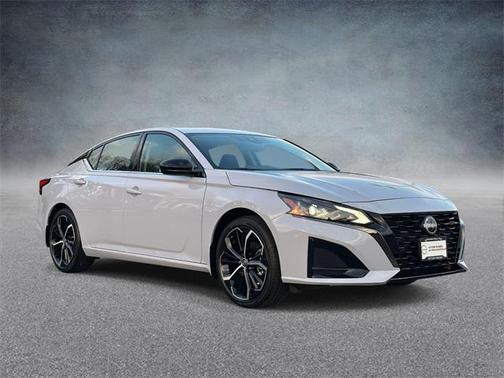 2025 Nissan Altima SR FWD