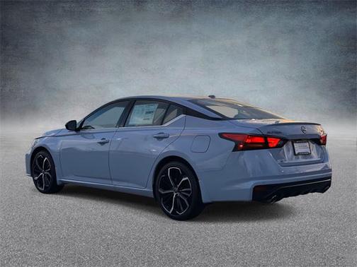 2025 Nissan Altima SR FWD