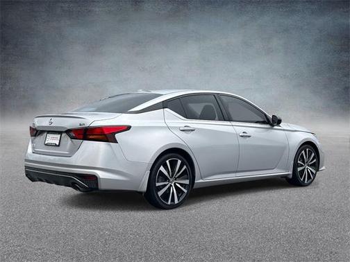 2020 Nissan Altima SR FWD
