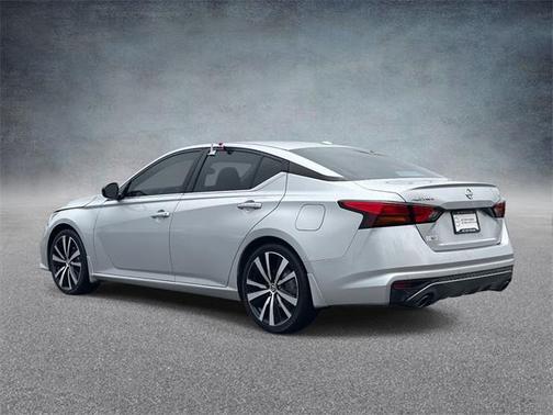 2020 Nissan Altima SR FWD