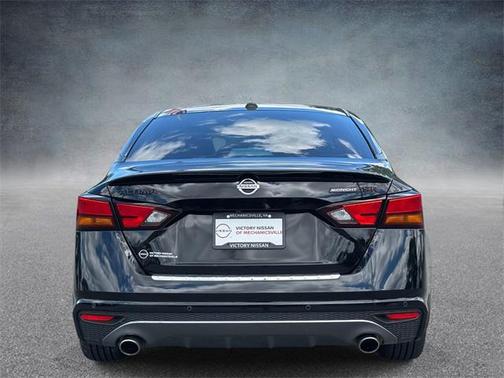 2022 Nissan Altima SR FWD