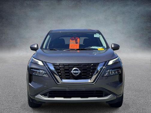 Gun Metallic 2022 Nissan Rogue SV