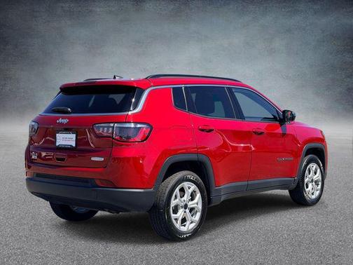Red Hot Pearlcoat 2025 Jeep Compass Latitude