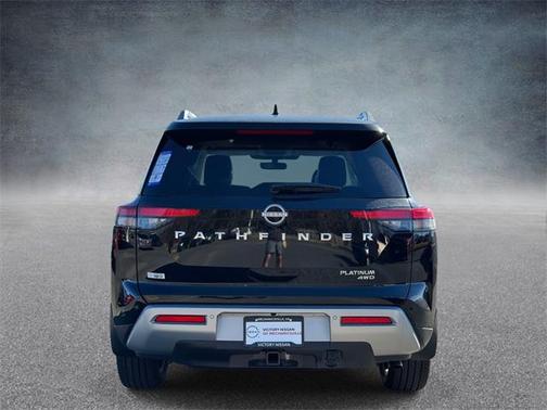 2025 Nissan Pathfinder Platinum 4WD