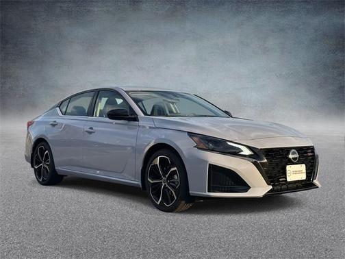 2025 Nissan Altima SR FWD