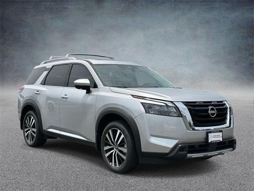 2025 Nissan Pathfinder Platinum 4WD