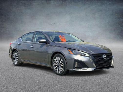 Gun Metallic 2024 Nissan Altima 2.5 SV