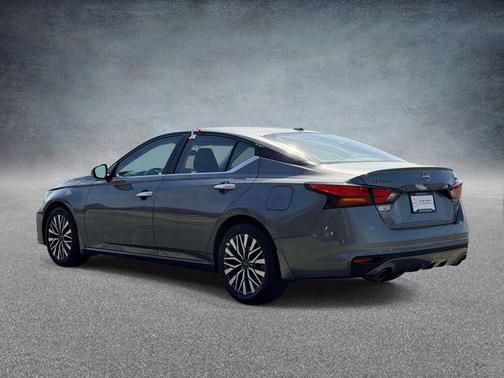 Gun Metallic 2024 Nissan Altima 2.5 SV