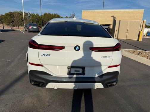 2025 BMW X6 xDrive40i