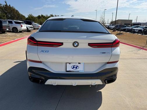 2025 BMW X6 xDrive40i