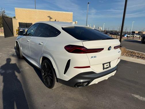 2025 BMW X6 xDrive40i