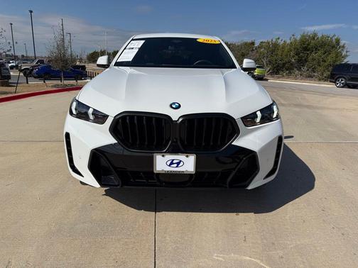 2025 BMW X6 xDrive40i