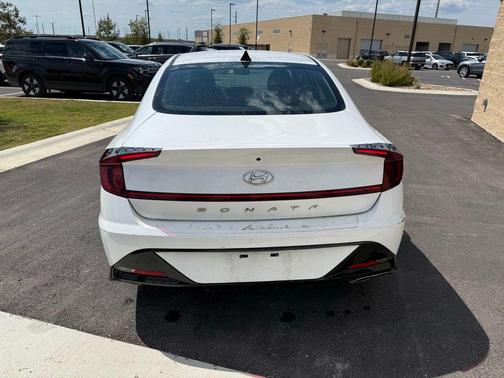 2022 Hyundai SONATA SEL