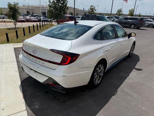 2022 Hyundai SONATA SEL