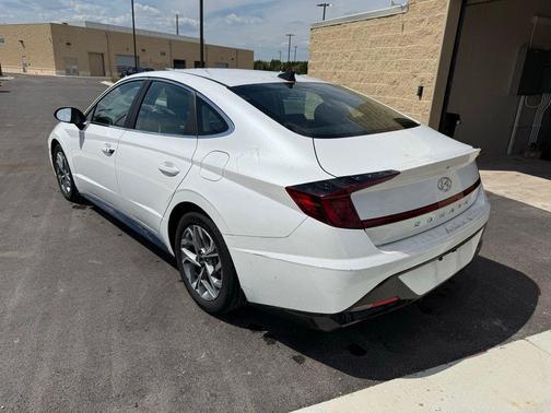 2022 Hyundai SONATA SEL