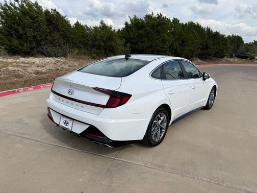 2022 Hyundai SONATA SEL