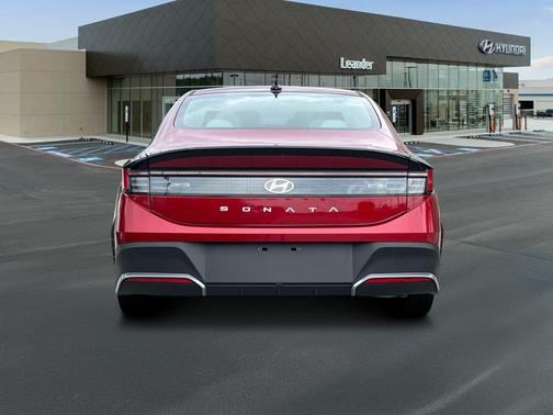 2025 Hyundai SONATA SE