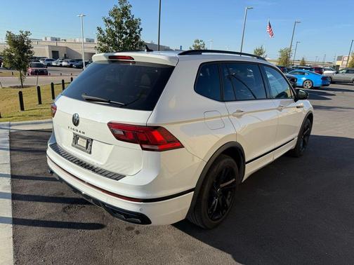 2023 Volkswagen Tiguan 2.0T SE R-Line Black