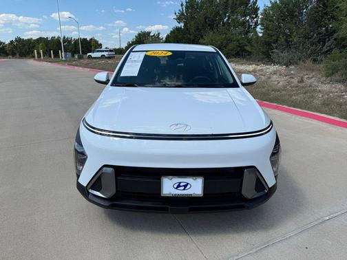 2024 Hyundai KONA SE