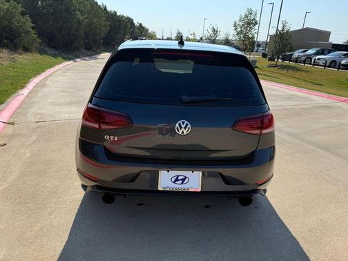 2018 Volkswagen Golf GTI 2.0T S 4-Door