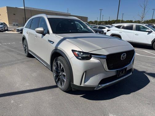 2024 Mazda CX-90 PHEV Premium Plus
