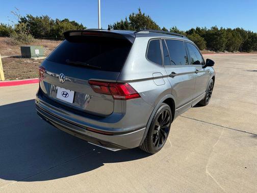 2021 Volkswagen Tiguan 2.0T SE R-Line Black
