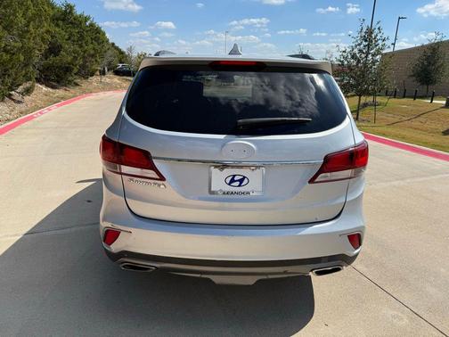 2017 Hyundai SANTA FE SE