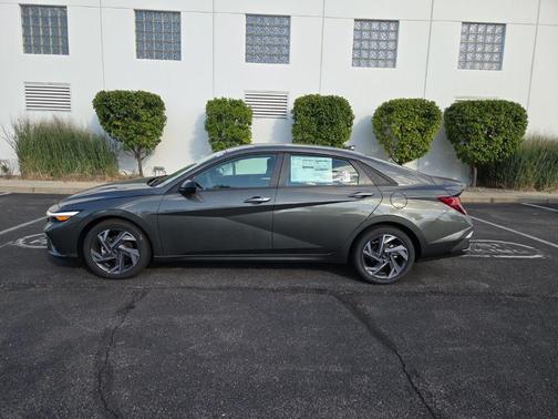 2025 Hyundai ELANTRA Sport