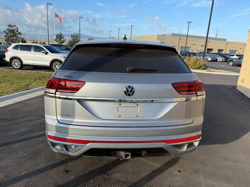 2020 Volkswagen Atlas Cross Sport 3.6L V6 SE w/Technology R-Line