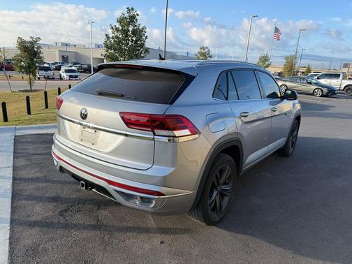 2020 Volkswagen Atlas Cross Sport 3.6L V6 SE w/Technology R-Line