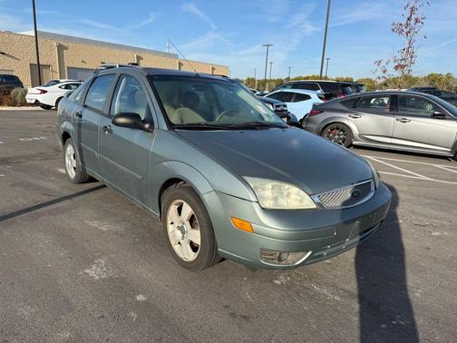 2005 Ford Focus ZX4 SE
