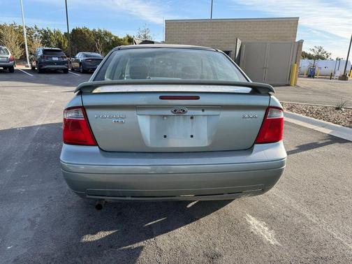 2005 Ford Focus ZX4 SE