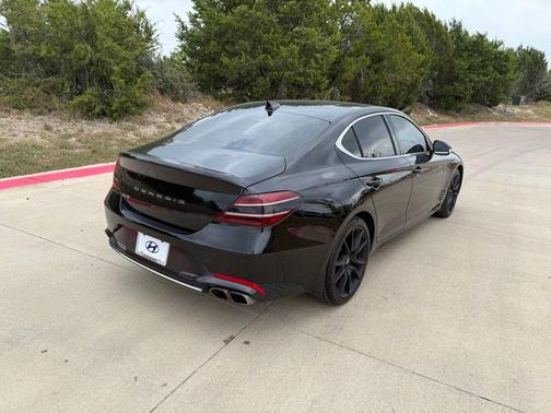 2022 Genesis G70 2.0T RWD