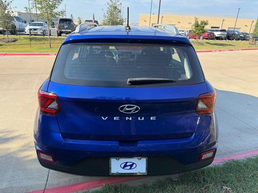 2024 Hyundai VENUE SEL