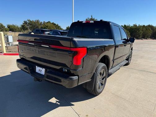2022 Ford F-150 Lightning LARIAT