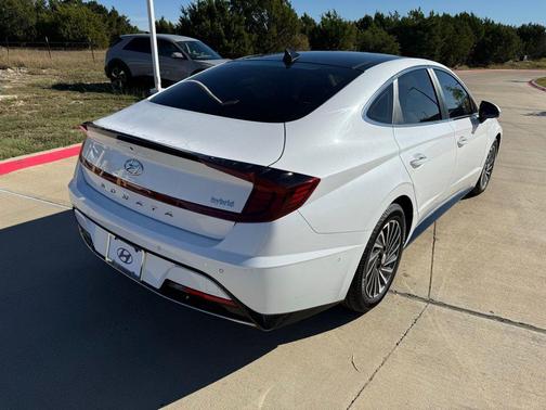 2023 Hyundai SONATA Hybrid Limited