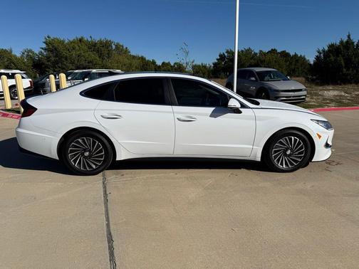 2023 Hyundai SONATA Hybrid Limited