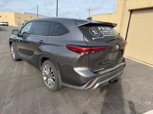 2021 Toyota Highlander Platinum