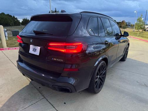 2022 BMW X5 M50i