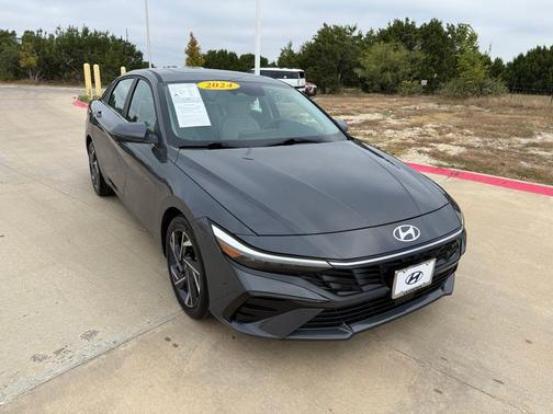 2024 Hyundai ELANTRA Limited