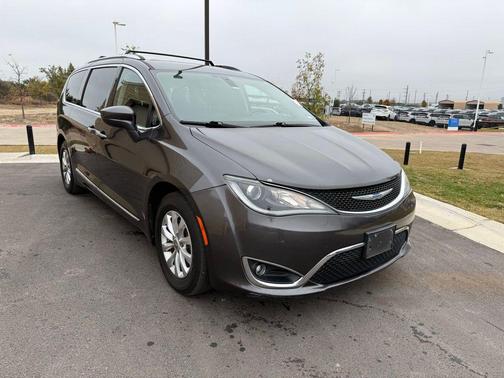2018 Chrysler Pacifica Touring-L